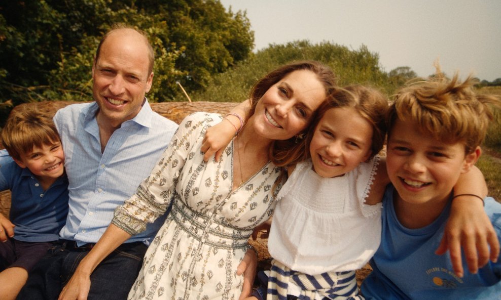 Princ William i Kate Middleton s djecom