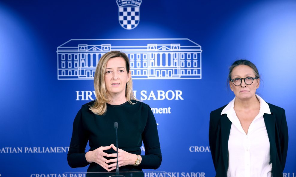 Mirela Ahmetović i Urša Raukar Gamulin