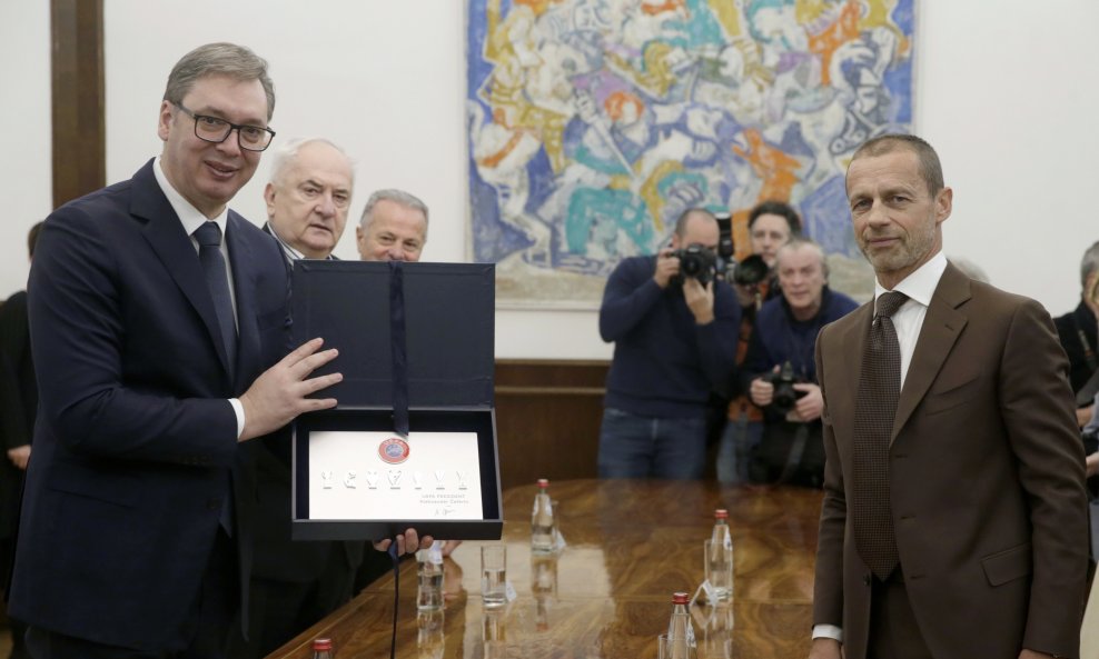 Predsjednik Srbije Aleksandar Vučić (lijevo) i Aleksander Čeferin, prvi čovjek Uefe