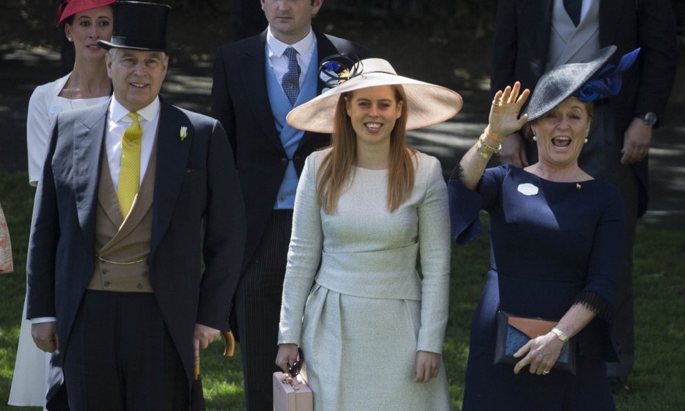 Princ Andrew, princeza Beatrice i Sarah Ferguson