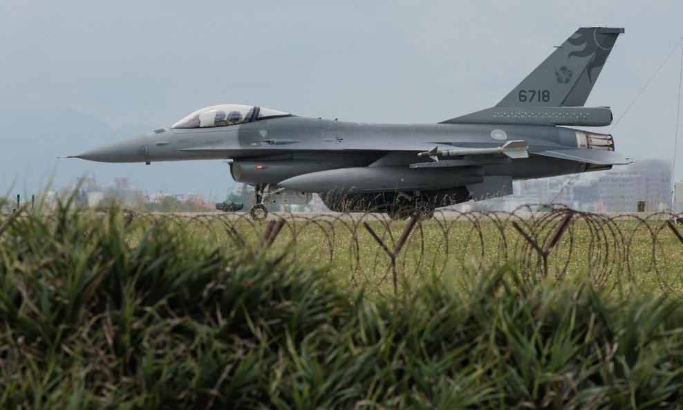 F-16