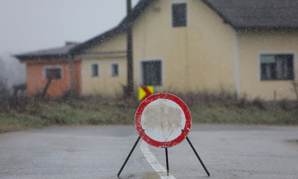 Zabrana prometa zbog poplava