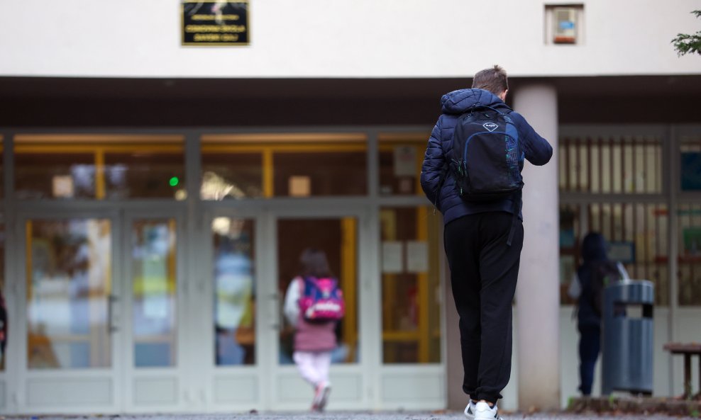 Danas 700 učenika zagrebačke škole u koju je premješten problematični dječak nije došlo na nastavu