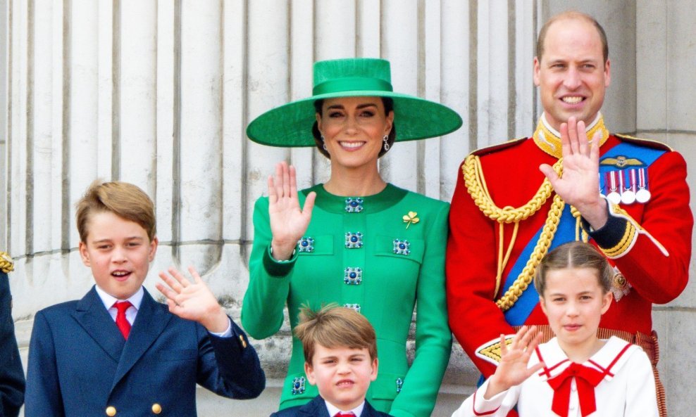 Princ William i Kate Middleton s djecom