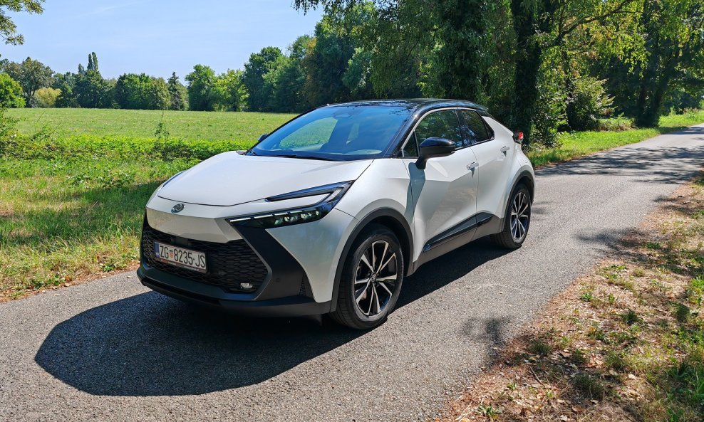 Toyota C-HR Plug-in 2.0 PHEV 5D E-CVT C-LUB Tech Bitone