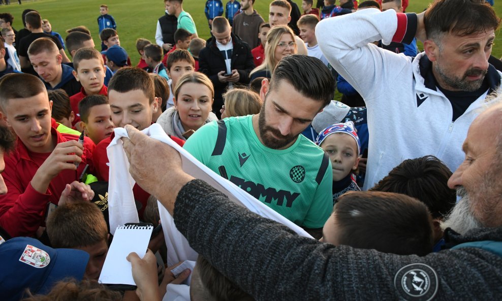 Ovako je bilo na utakmici Mladost Ždralovi - Hajduk 0:2, 8. studenoga 2022.