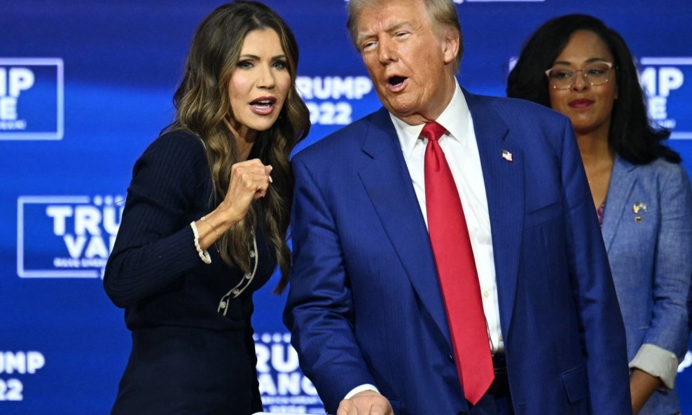 Kristi Noem i Donald Trump