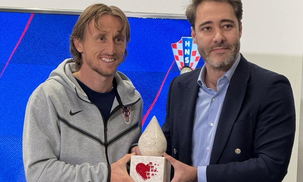 Modrić i nagrada Pokaži srce