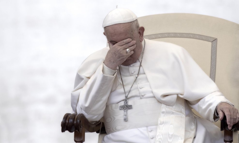 Papa Franjo odlučio je povući ozbiljne poteze vezane uz vatikanski mirovinski fond