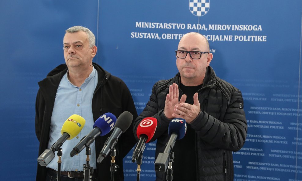 Zdravko Lončar i Dubravko Jagić nakon sastanka pregovarackih odbora Vlade RH i predstavnika sindikata