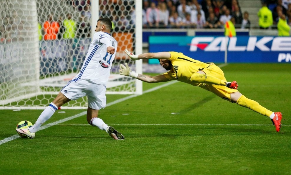 Rachid Ghezzal i Danijel Subašić