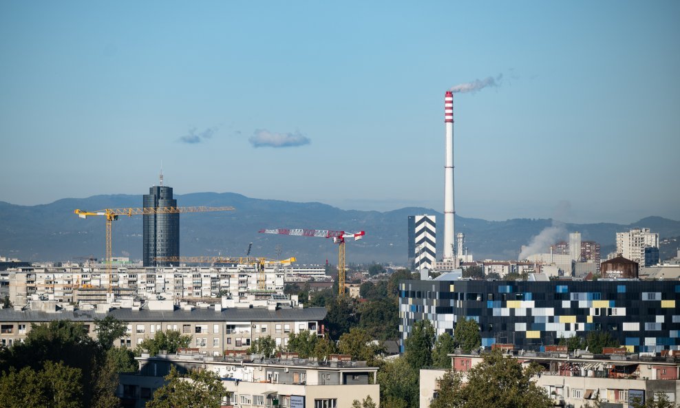 Pogled na stambene i poslovne zgrade u Zagrebu