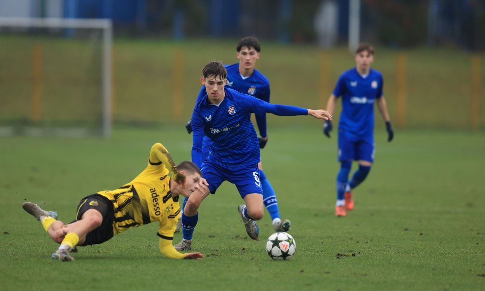 Dinamo - Borussia (D) 0:0 (Liga prvaka mladih)