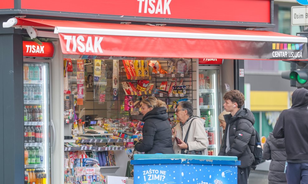 Poskupljuje usluga Tisak paket