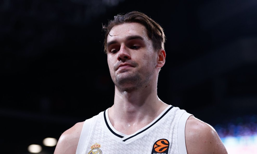 Mario Hezonja napušta parket nakon isključenja