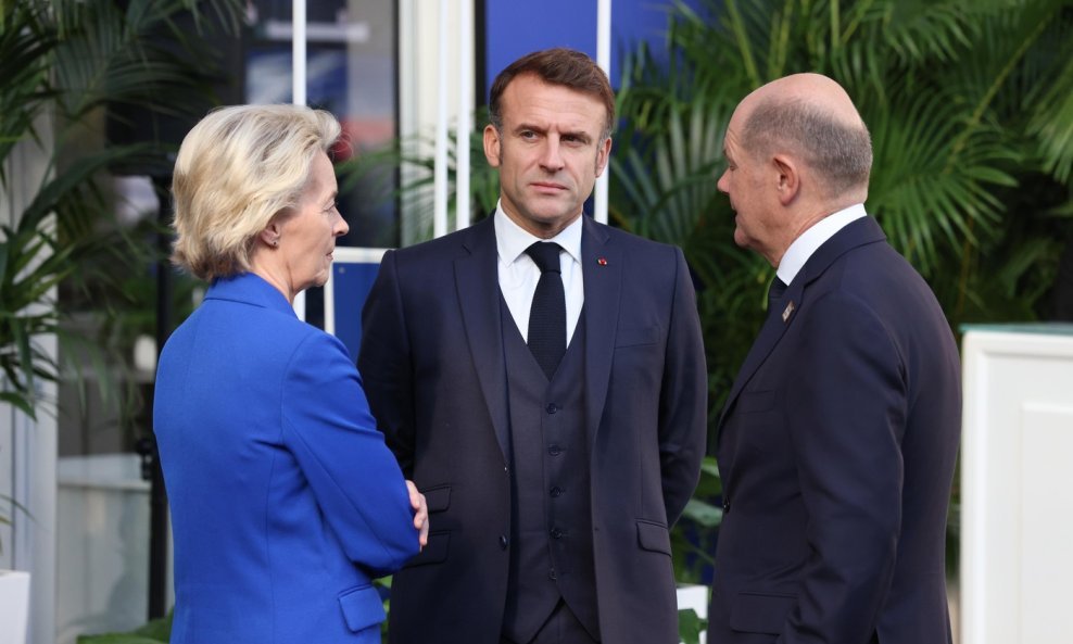 Ursula von der Leyen, Emmanuel Macron i Olaf Scholz