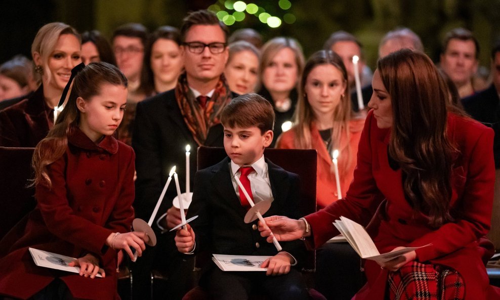 George Gilman sjedio je odmah iza nestašnog princa Louisa