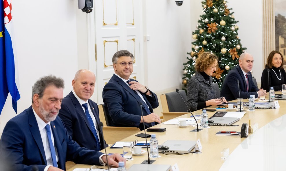 Sastanak članova Stalnog vijeća Hrvatske biskupske konferencije s premijerom Plenkovićem