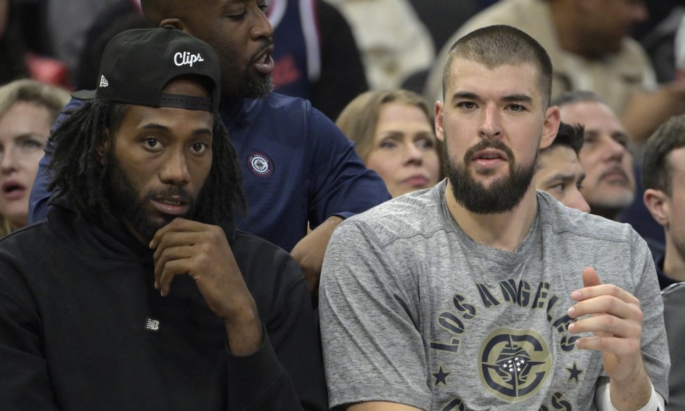 Kawhi Leonard i Ivica Zubac