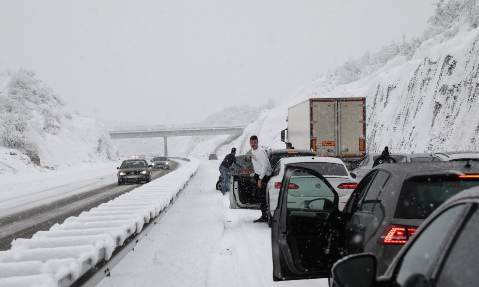 Snijeg na autocesti A1