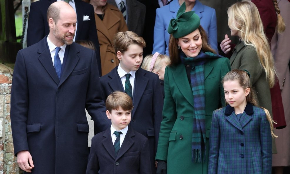 Princ William, princeza Kate Middleton, princeza Charlotte, prinčevi Louis i George