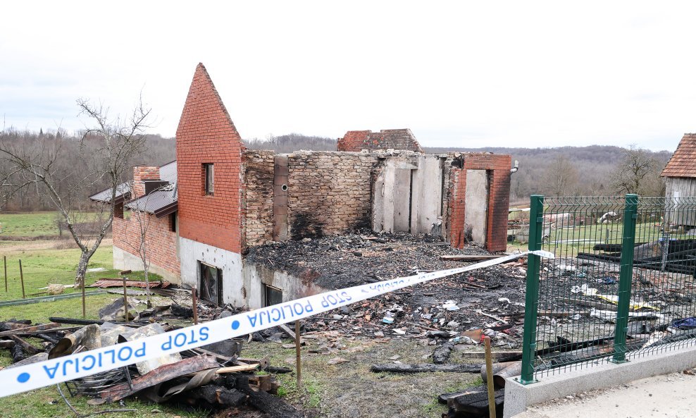 U požaru kuće u Lijevim Štefankima poginula osoba