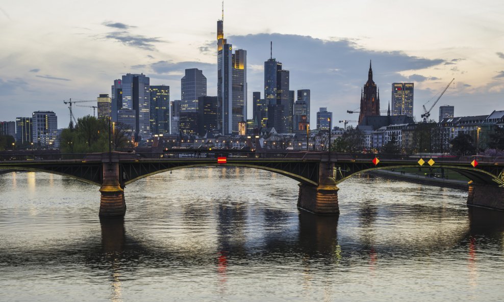 Frankfurt je glavni grad njemačke savezne pokrajine Hessen