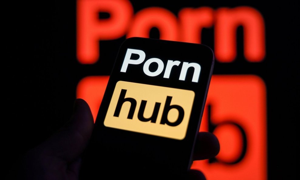 Pornhub u 90 posto slučajeva gleda se na mobitelima