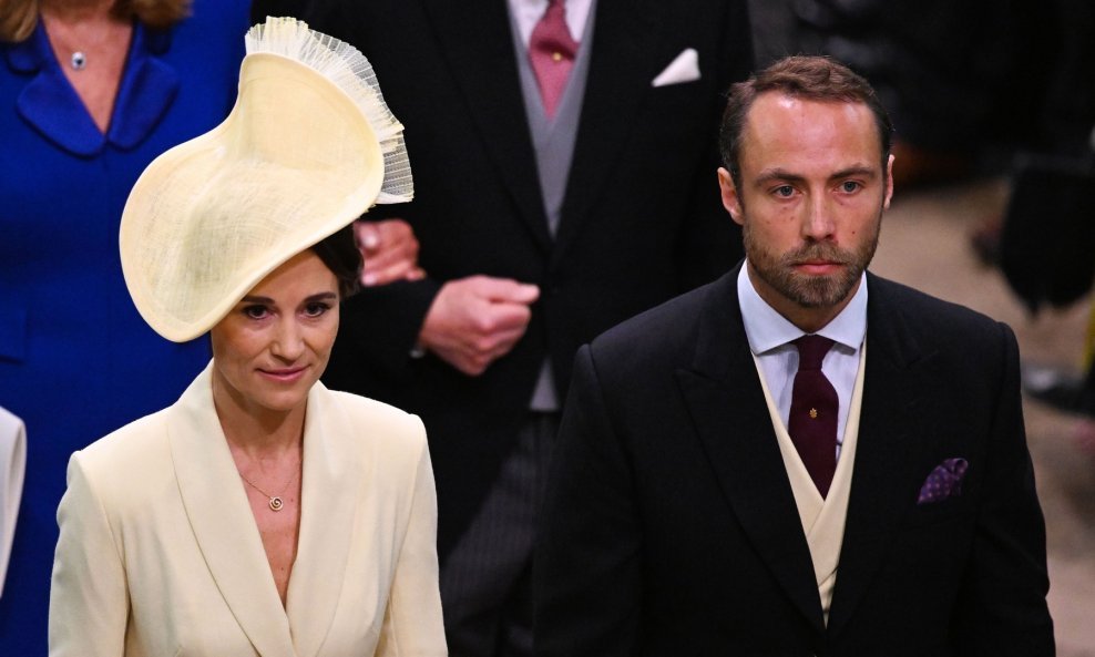 James Middleton sa sestrom Pippom