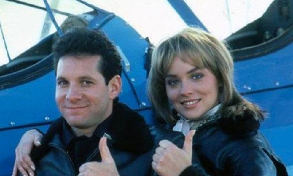 Steve Guttenberg sa Sharon Stone u 'Policijskoj akademiji'