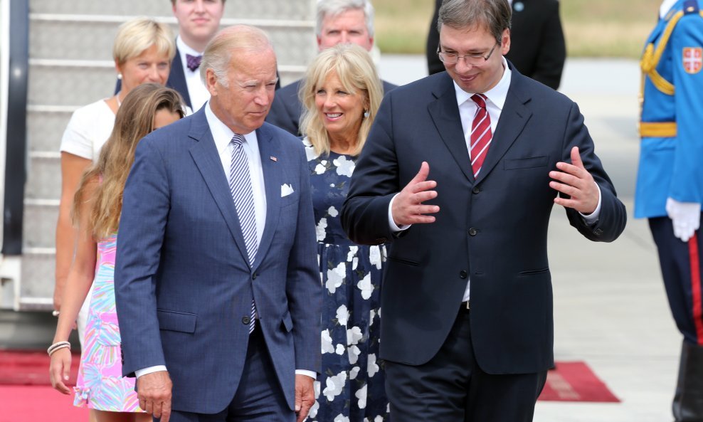 Joe Biden i Aleksandar Vučić prilikom Bidenovog posjeta Beogradu 2016.