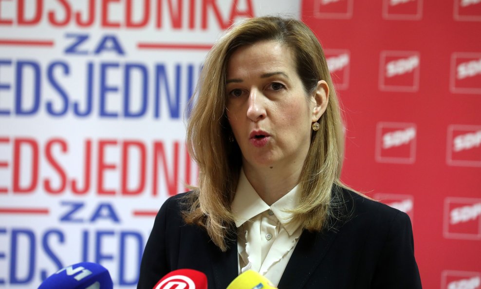 Mirela Ahmetović