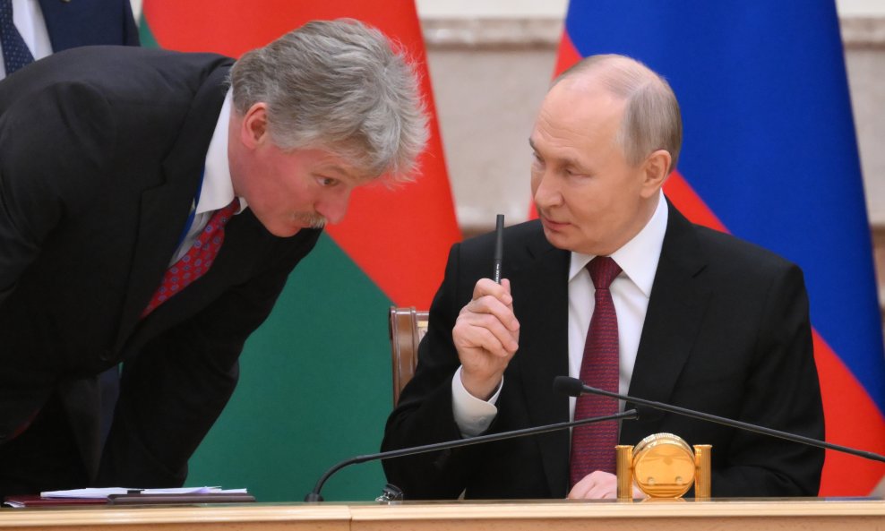 Dmitrij Peskov i Vladimir Putin