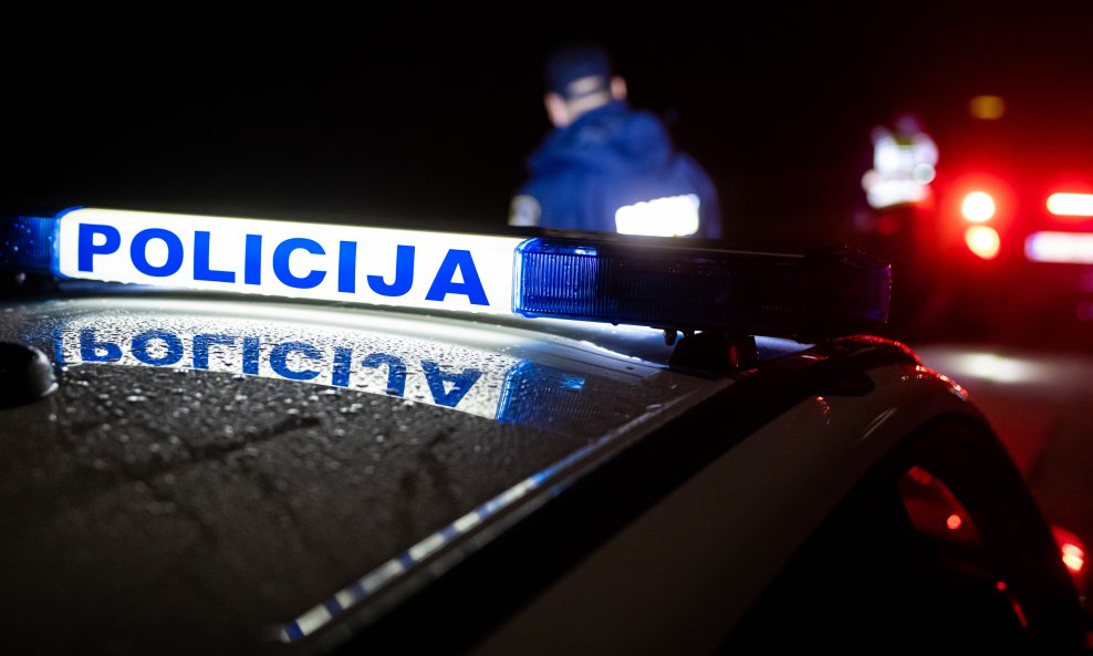 Policija