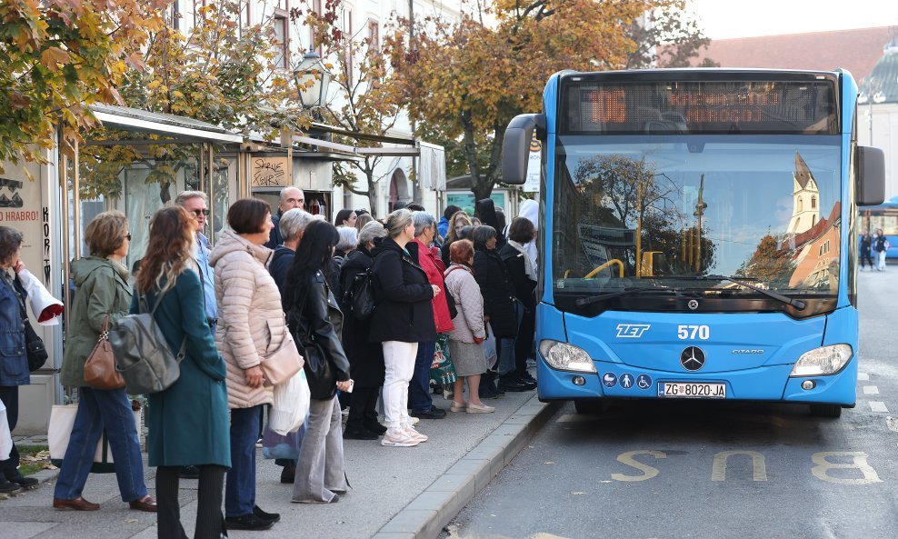 Gužve su svakodnevnica u javnom prijevozu