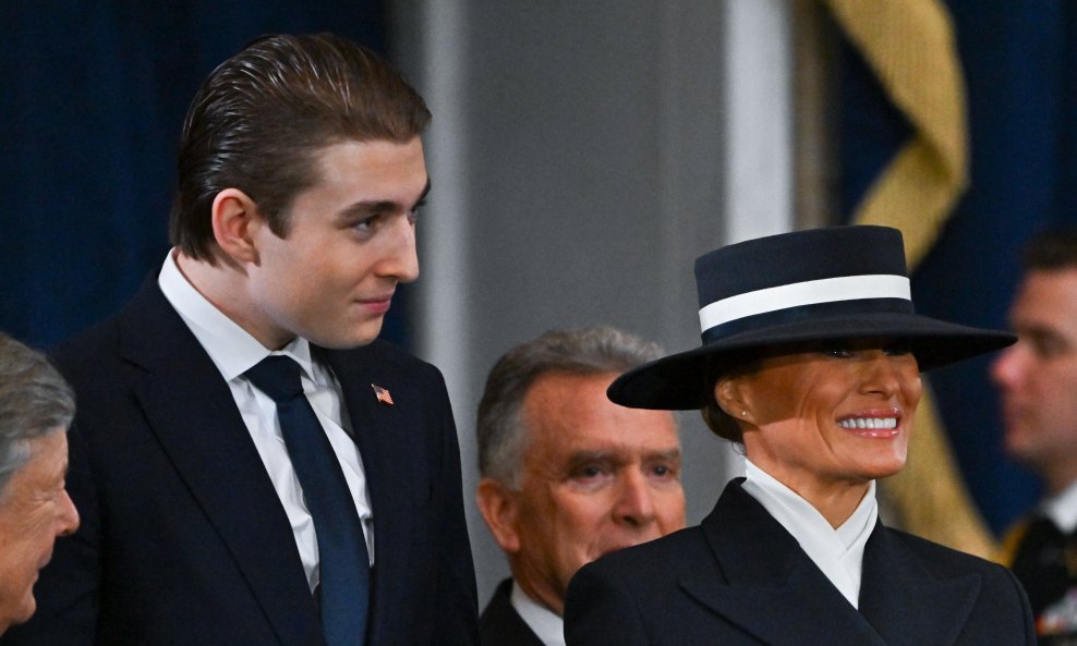 Barron Trump i Melania Trump na inauguraciji