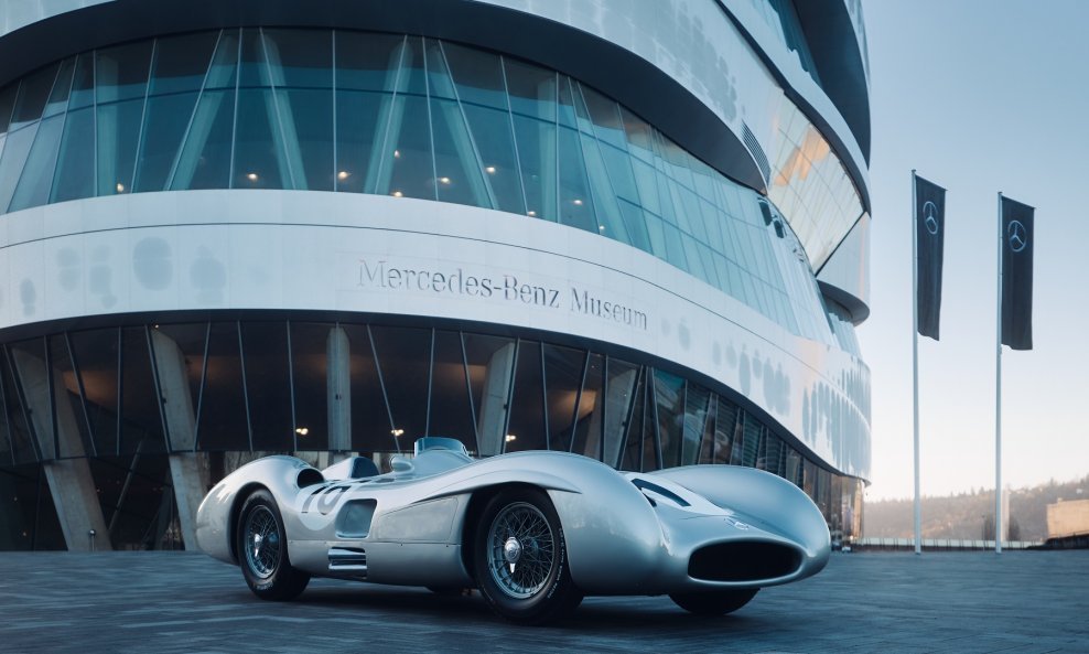 Mercedes-Benz W 196 R Stromlinienwagen iz 1954.