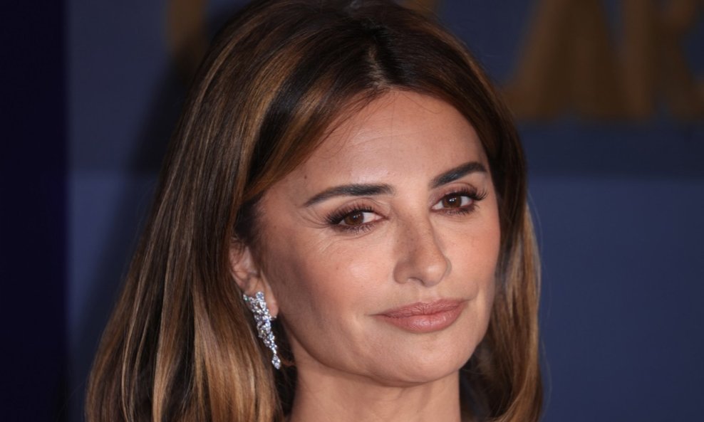 Penelope Cruz dobro pristaje dugi bob.