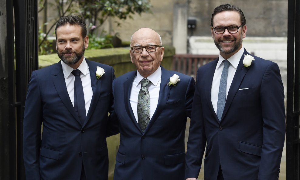 Rupert Murdoch sa sinovima