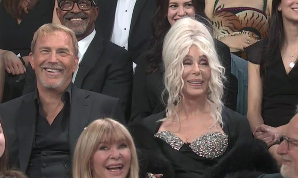 Cher i Kevin Costner