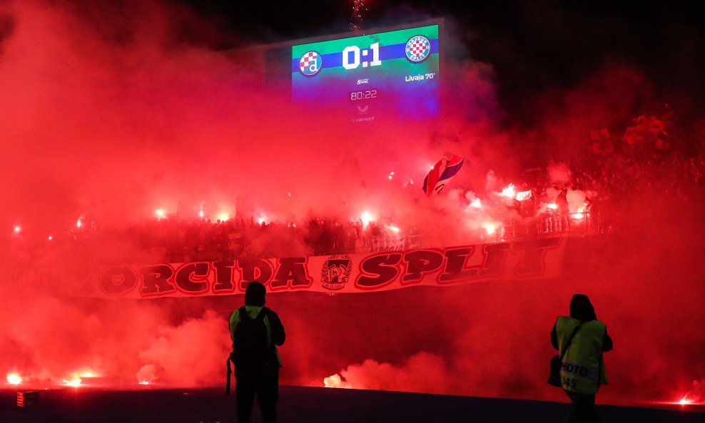 Torcida na Maksimiru, 6. kolo SuperSport HNL, 13.9.2024.