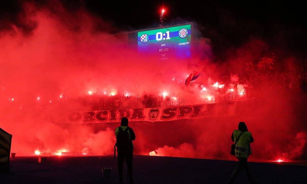 Torcida na Maksimiru, 6. kolo SuperSport HNL, 13.9.2024.