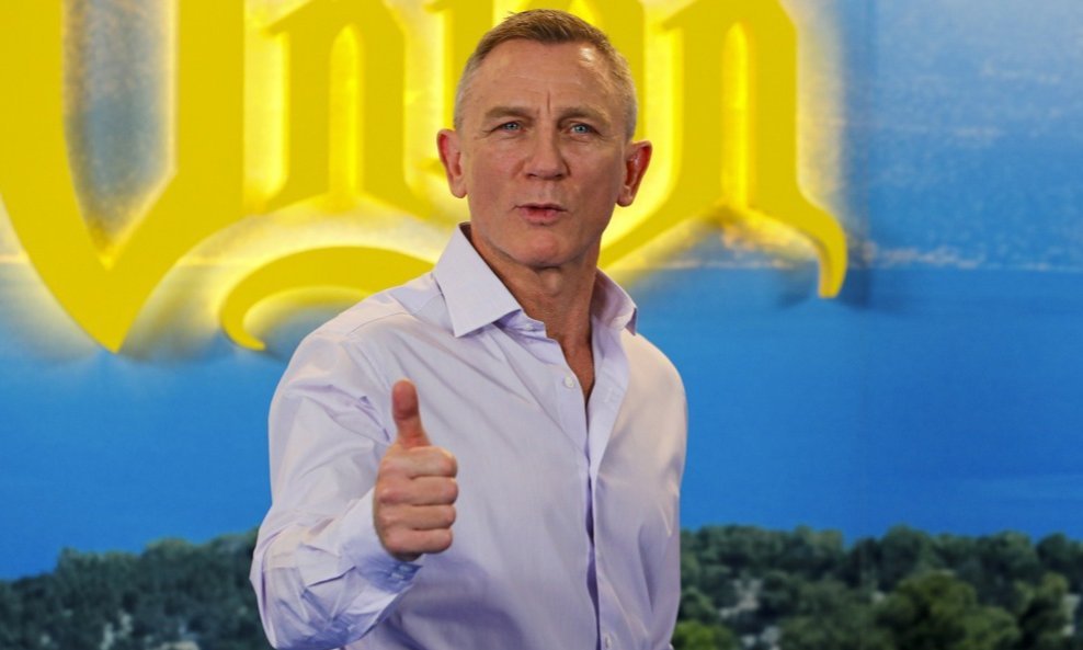 Daniel Craig