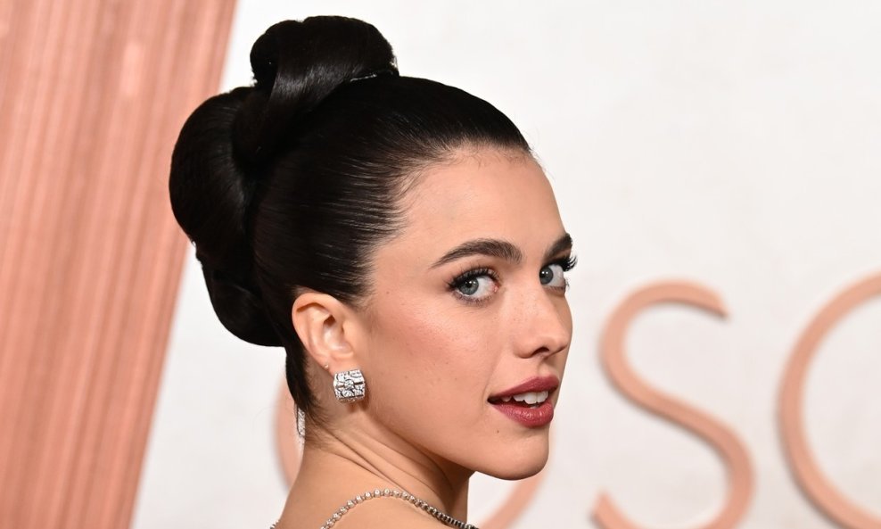 Margaret Qualley nosi Chanel Joaillerie