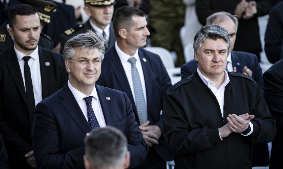 Andrej Plenković i Zoran Milanović na 31. obljetnici 4. Gardijske brigade. 2022.