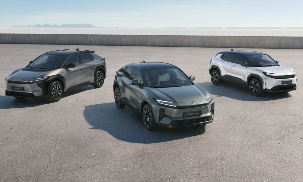 Toyota bZ4X, C-HR+ i Urban Cruiser