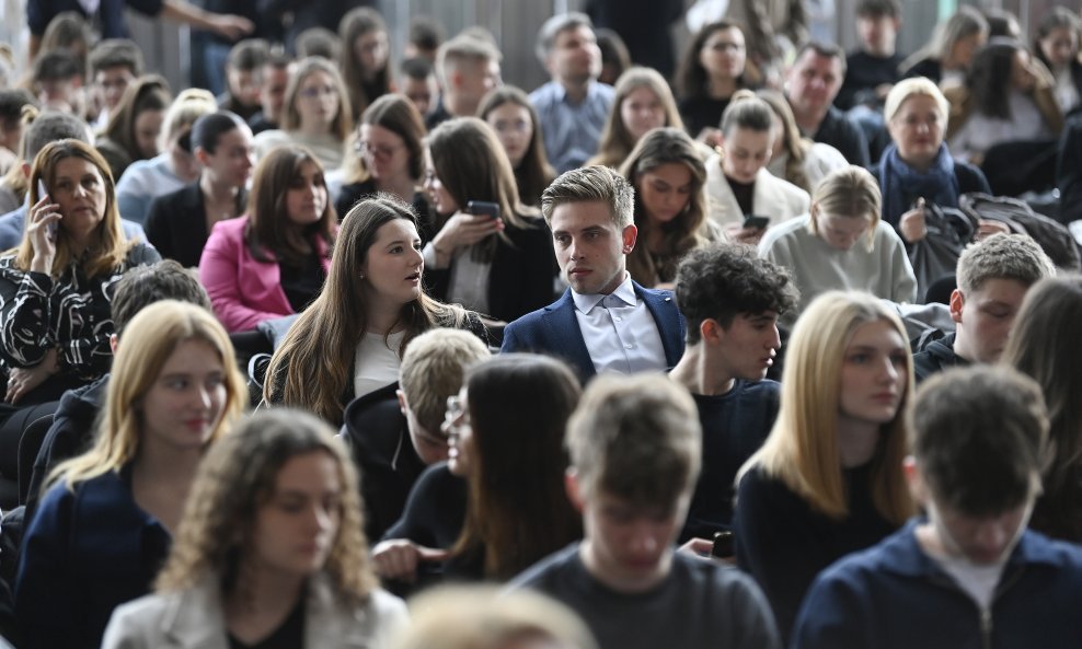 Ministarstvo financija pokrenulo je kampanju namijenjenu srednjoškolcima i studentima