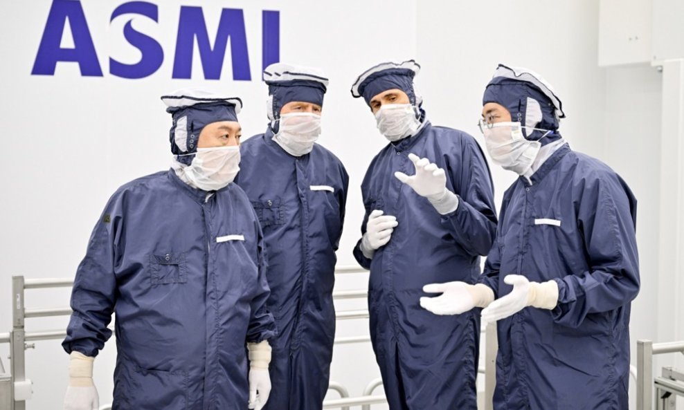 ASML