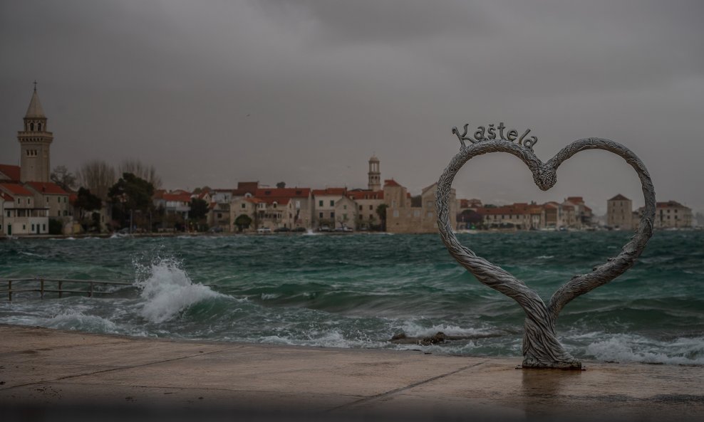 Saharska prašina iznad Kaštela