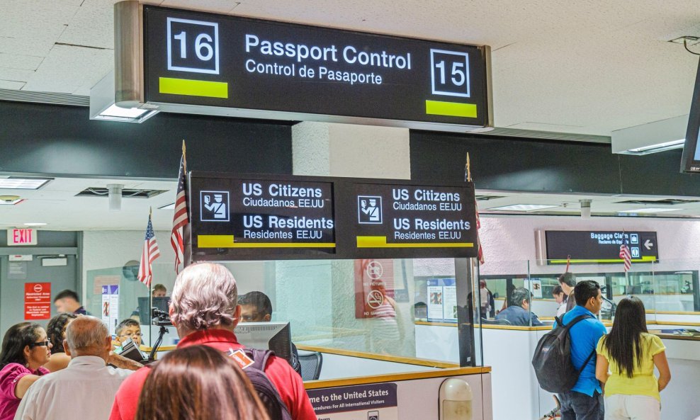 Imigracijska kontrola na aerodromu u Miamiju